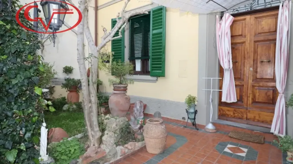 Terrace - Terraced Villa with Garden in Montevarchi