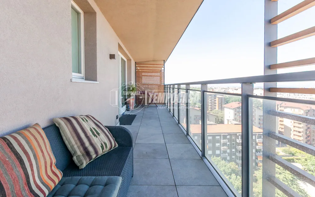 Balcon - Luxury Triplex with Panoramic Views in Milan
