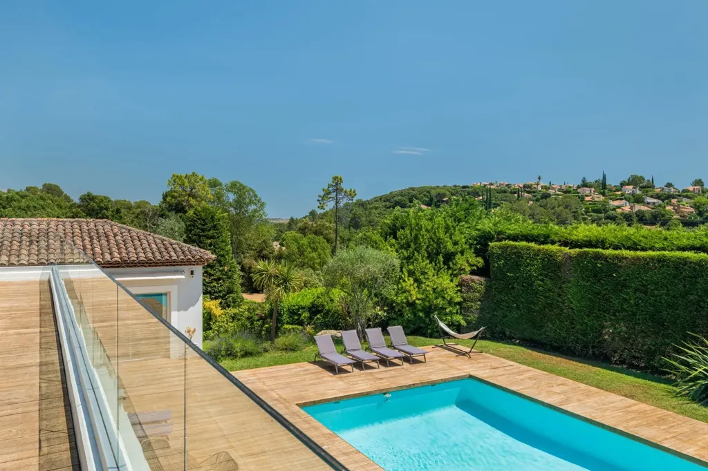 Piscina - Renovated Villa with Pool in Valbonne