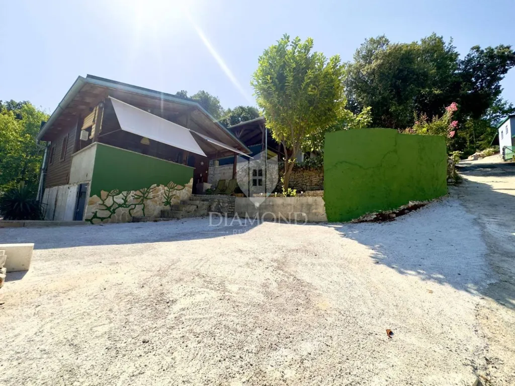 Esterno - Functional Cottage with Forest View in Pavičini