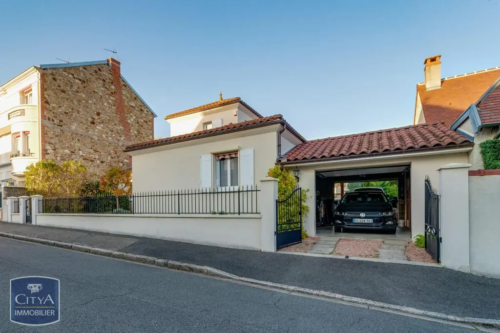 Extérieur - Maison avec Piscine et Jardin à Vichy
