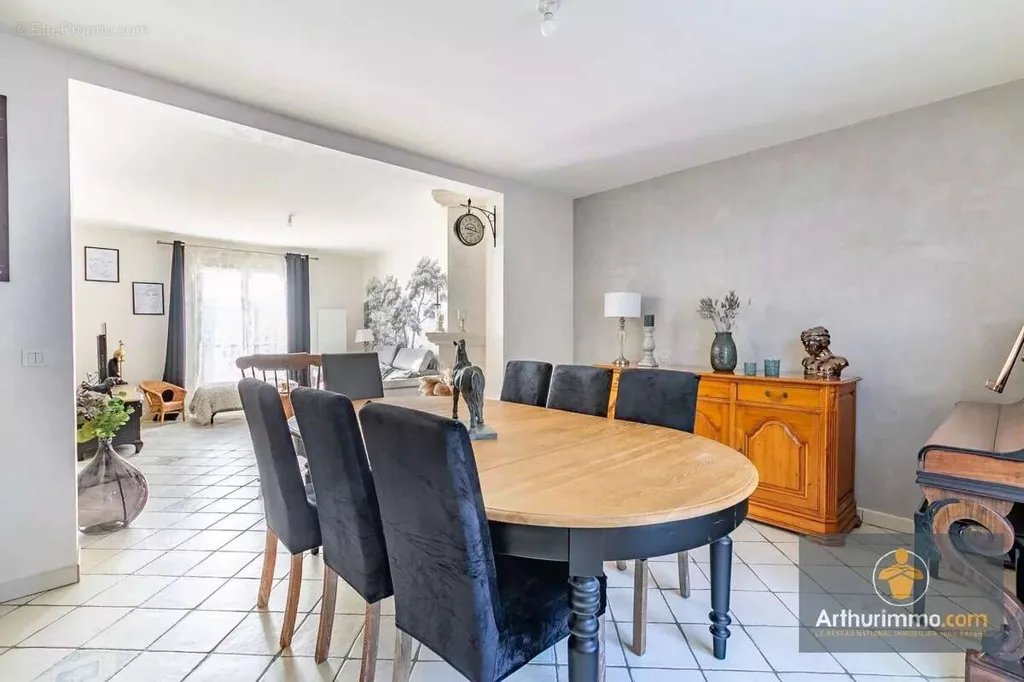 Salle à manger - Maison 5 pièces à Thourotte