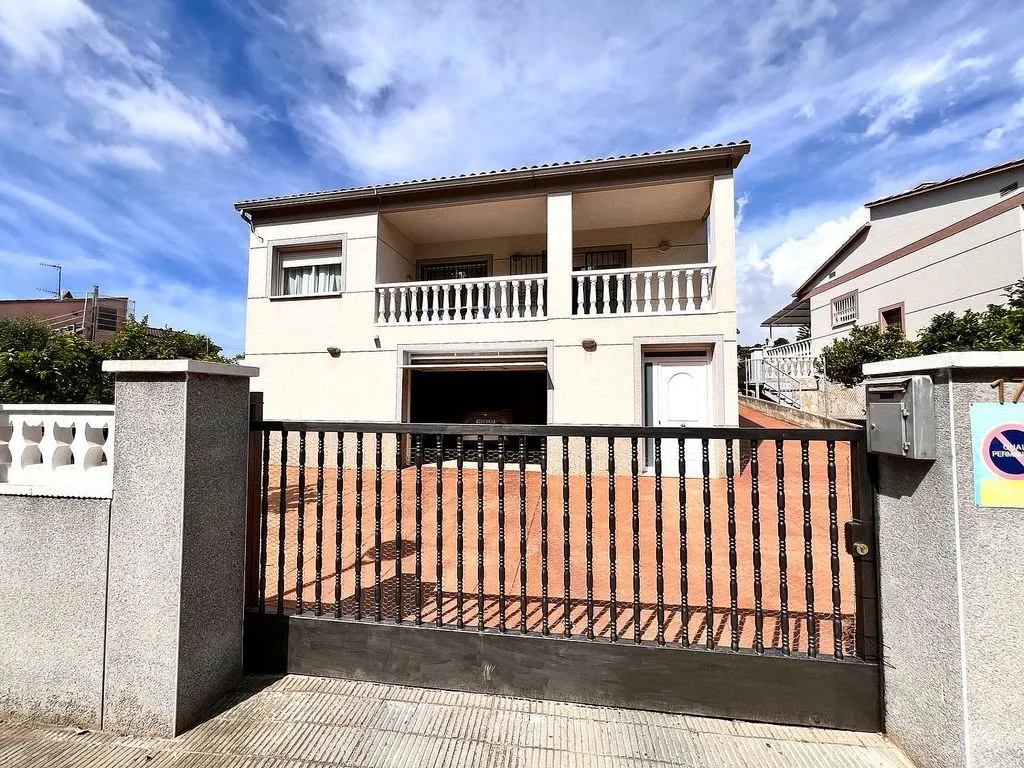 Välivaade - Chalet with Pool and Terrace in Calafell Parc