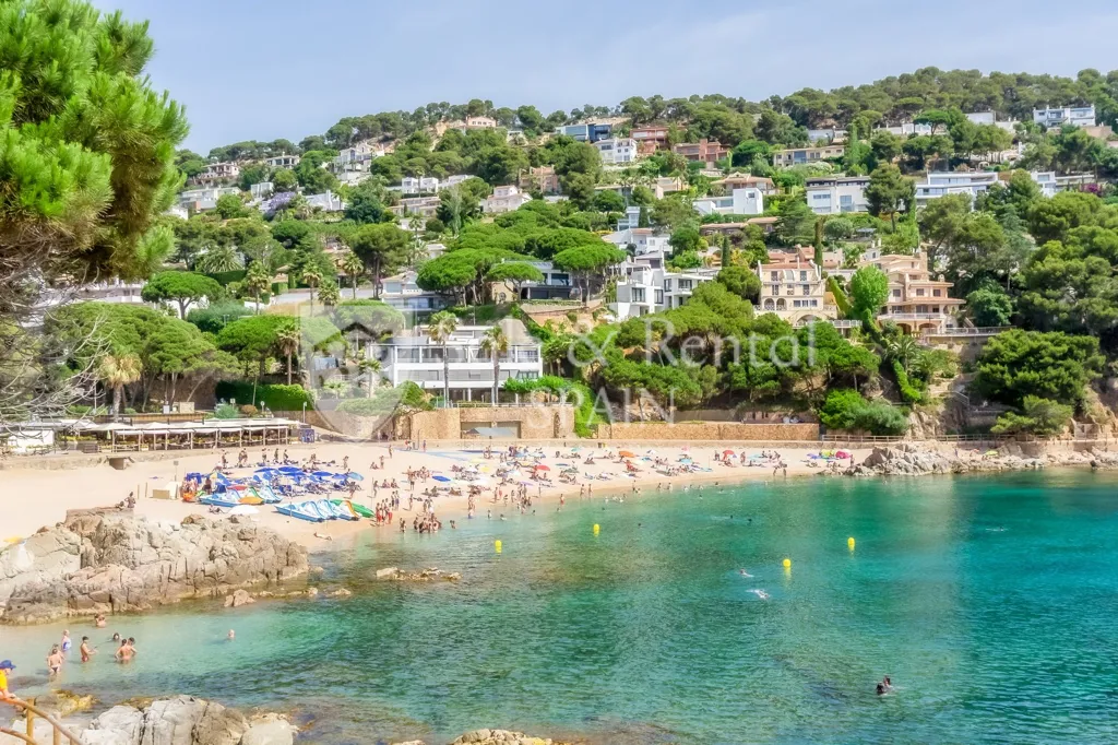 Bright Apartment with East Orientation in Blanes