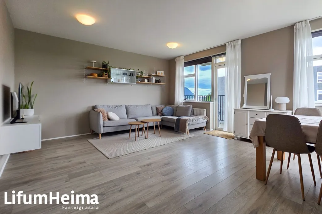Soggiorno - Apartment with Elevator and Sea View in Borgarnes
