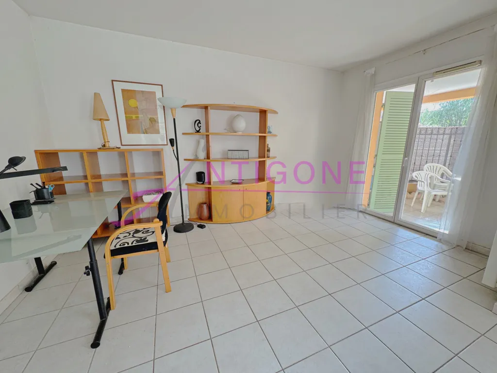 Terrace - T3 Apartment with Terrace in Sanary Centre