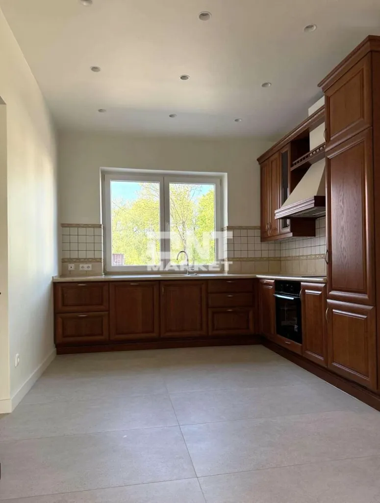 Köök - Fully Renovated House with Private Courtyard in Klaipėda