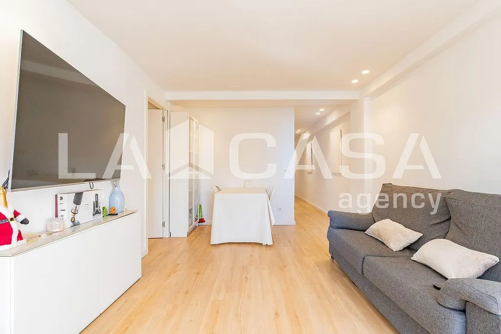 Séjour - Student-Friendly Flat with East View in La Vega Baixa