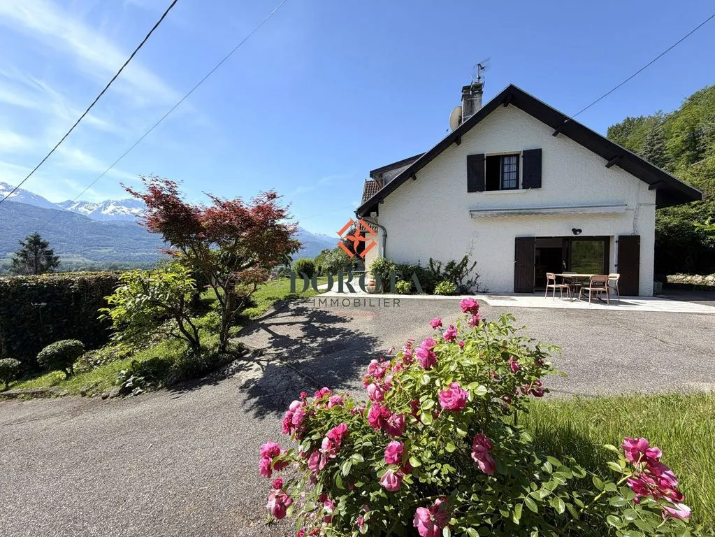 Extérieur - Maison de Luxe avec Vue Panoramique à Lumbin