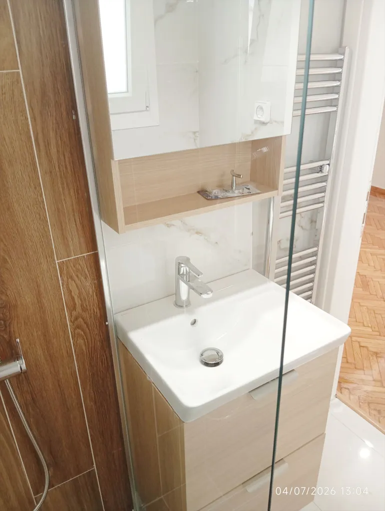 Vannitoad - Renovated Studio with Balcony in Athens Centre