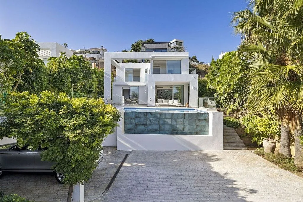 Piscine - Modern Villa with Pool in Buenavista