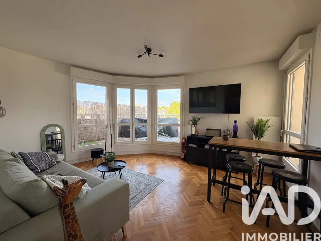 Séjour - Appartement Rénové avec Terrasses à Fresnes