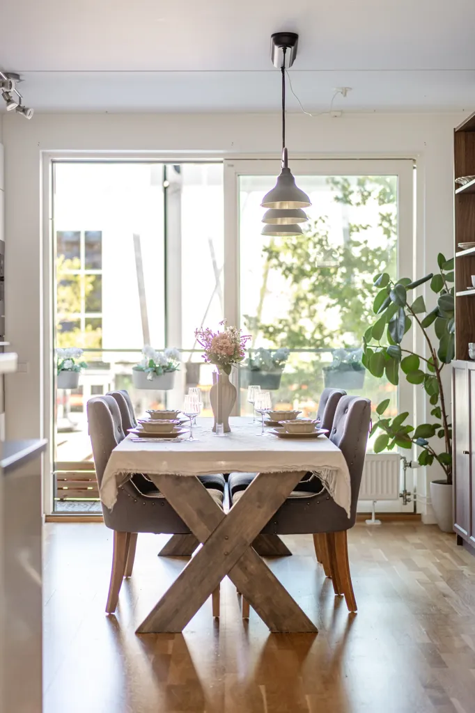 Salle à manger - Modern Flat with Two Balconies near Täby Centre