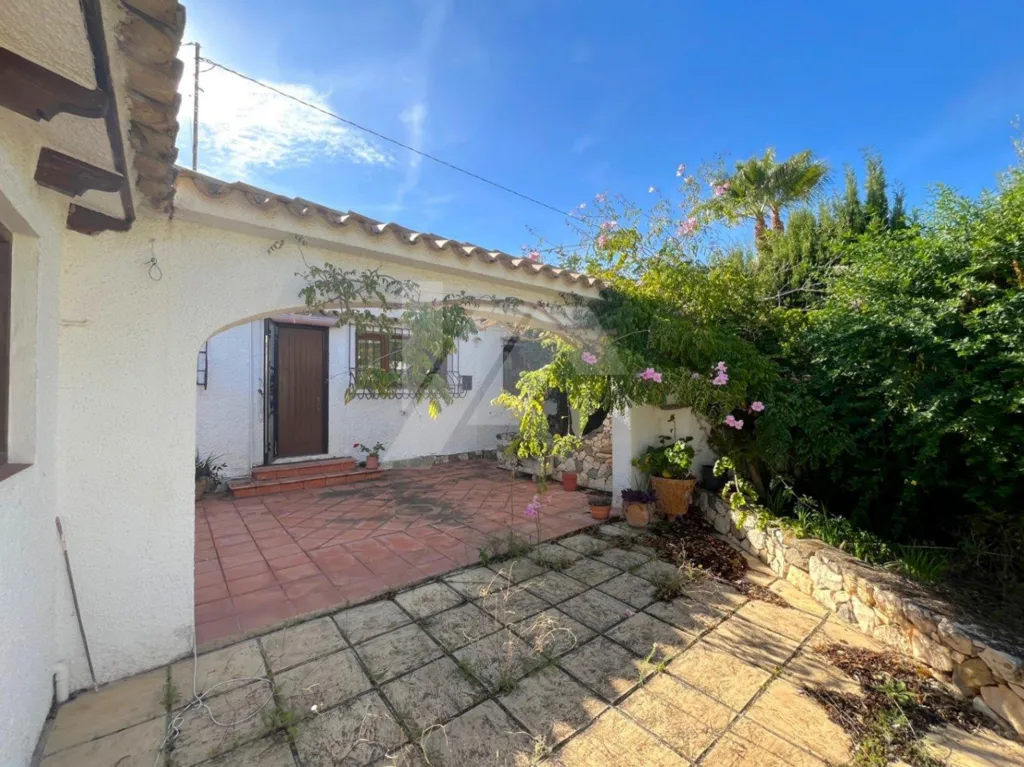 Terrasse - Traditional Villa with Large Plot in Cala Advocat