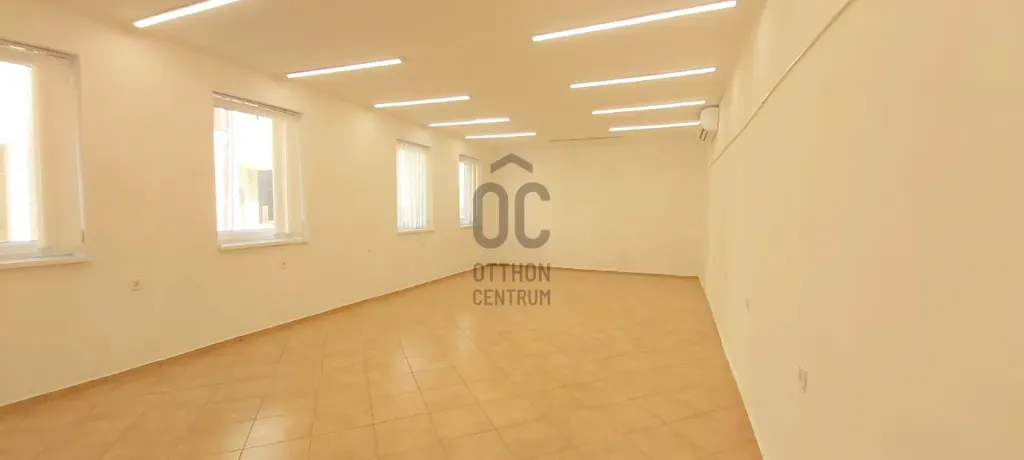 Stanze - Commercial Property with City View in Pécs