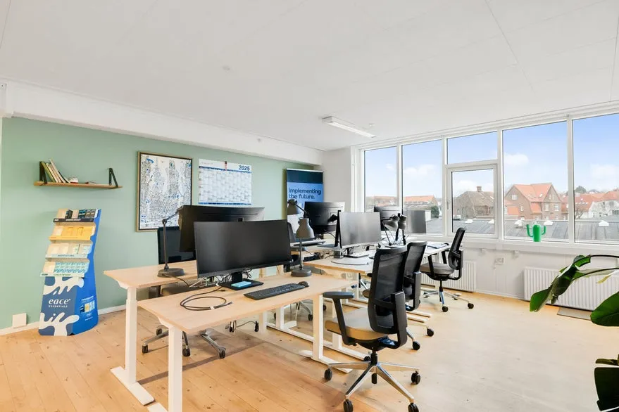 Kabinet - Office Space with Large Windows in Aarhus