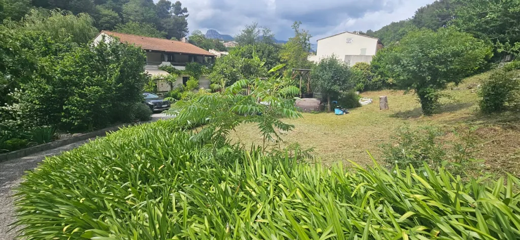 Jardin - Villa à La Gaude avec Deux Appartements