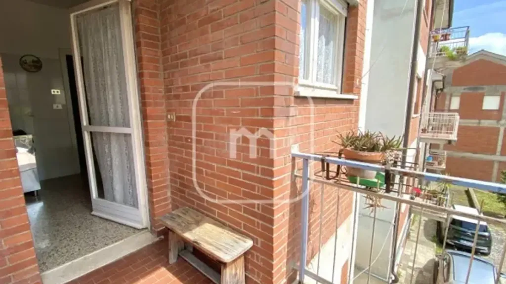 Rõdu - Bright Trilocale with Balcony in Genazzano