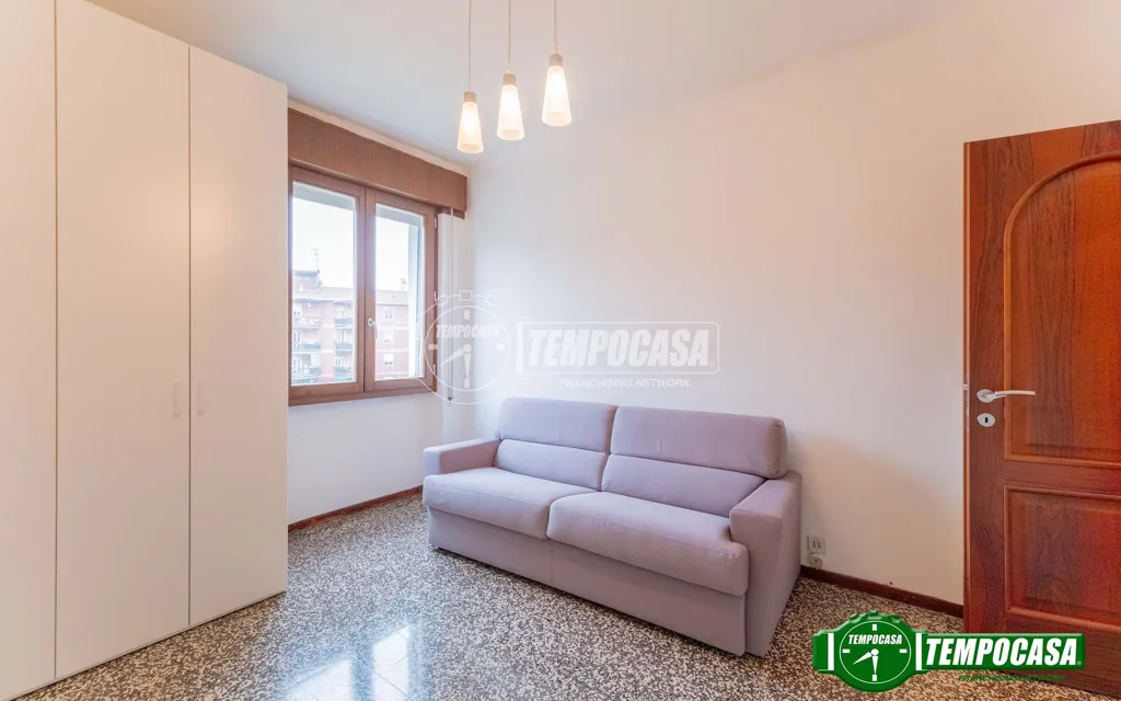 Chambres - 1960s Apartment with Double Exposure in Milan