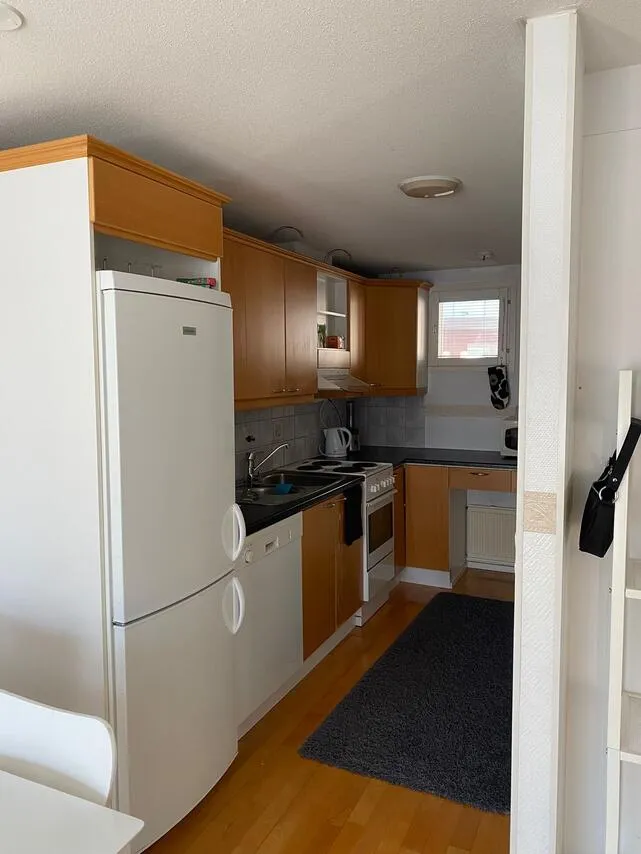 Köök - Spacious Studio with Balcony in Heinäpää, Oulu