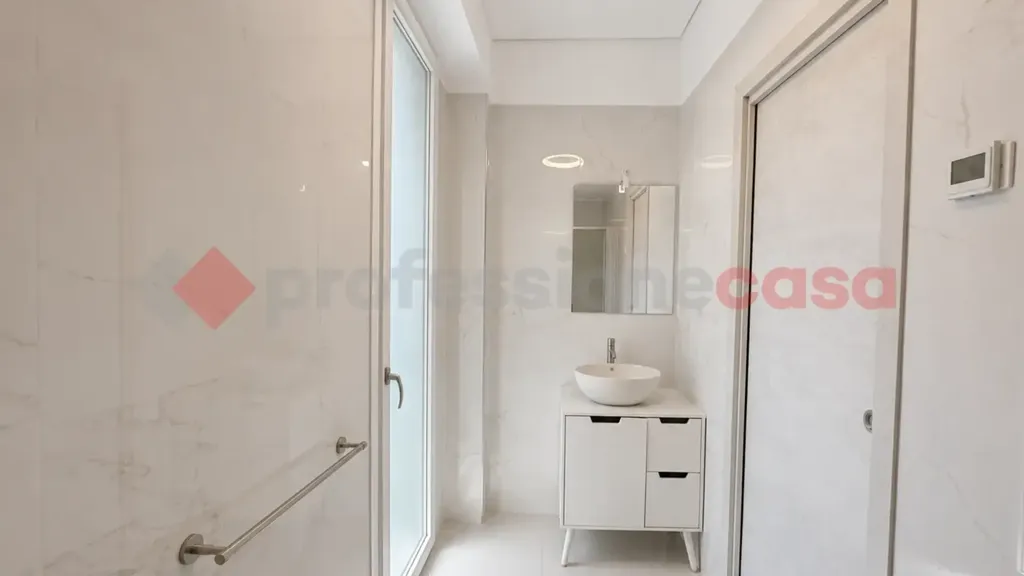 Bathrooms - Semi-detached Villa with Central Location in Opera