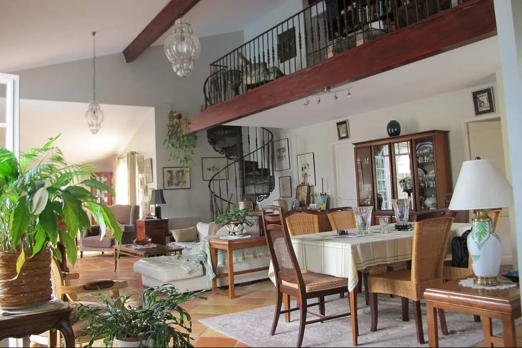 Dining Room - Spacious House with Pool in Toulouse