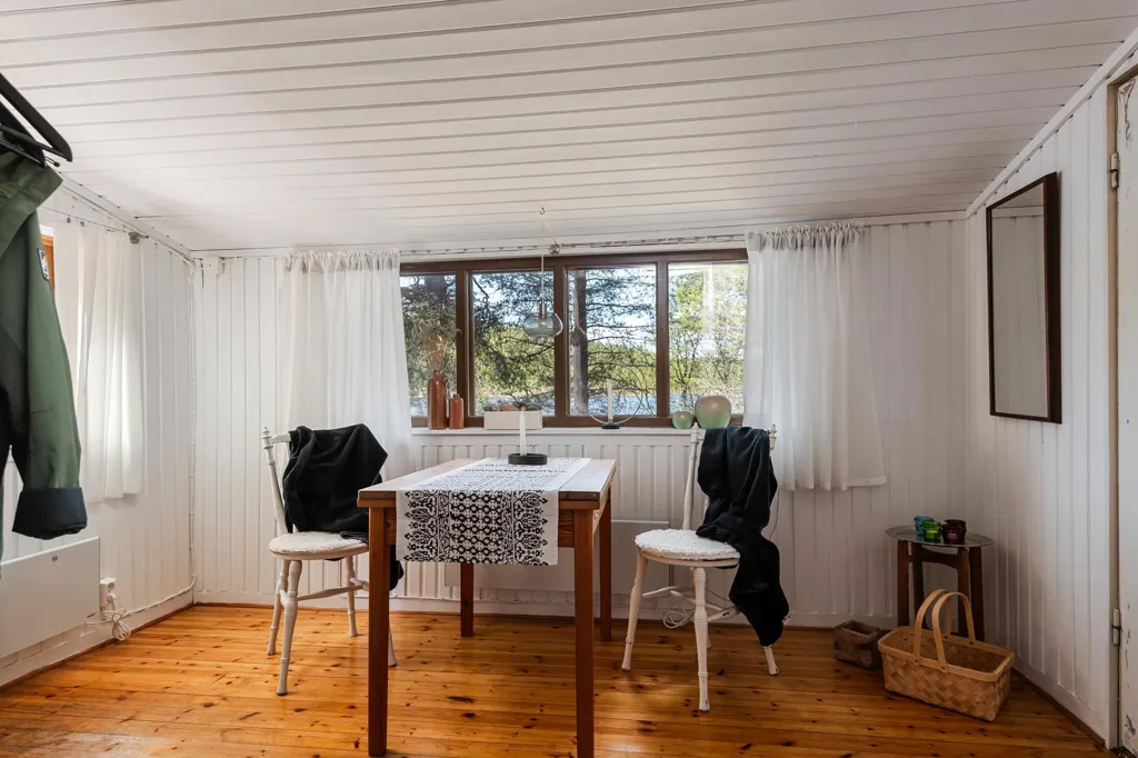 Söögituba - Cottage with Lake View in Moskojärvi