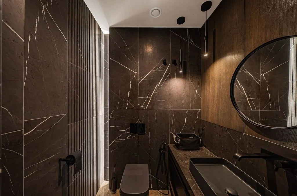 Bathrooms - 10-Bedroom Chalet with Pool in Guadalmina Baja