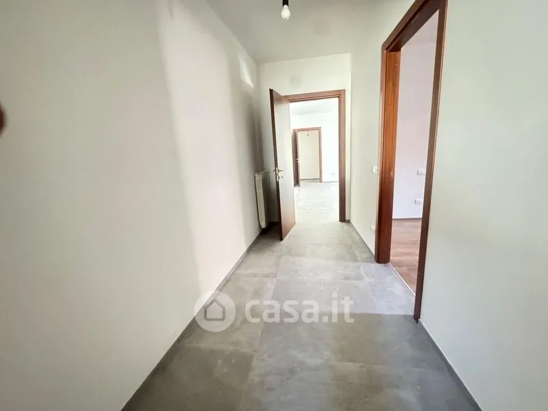 Entrée - Rear-Facing Apartment with Balcony in Gambolò