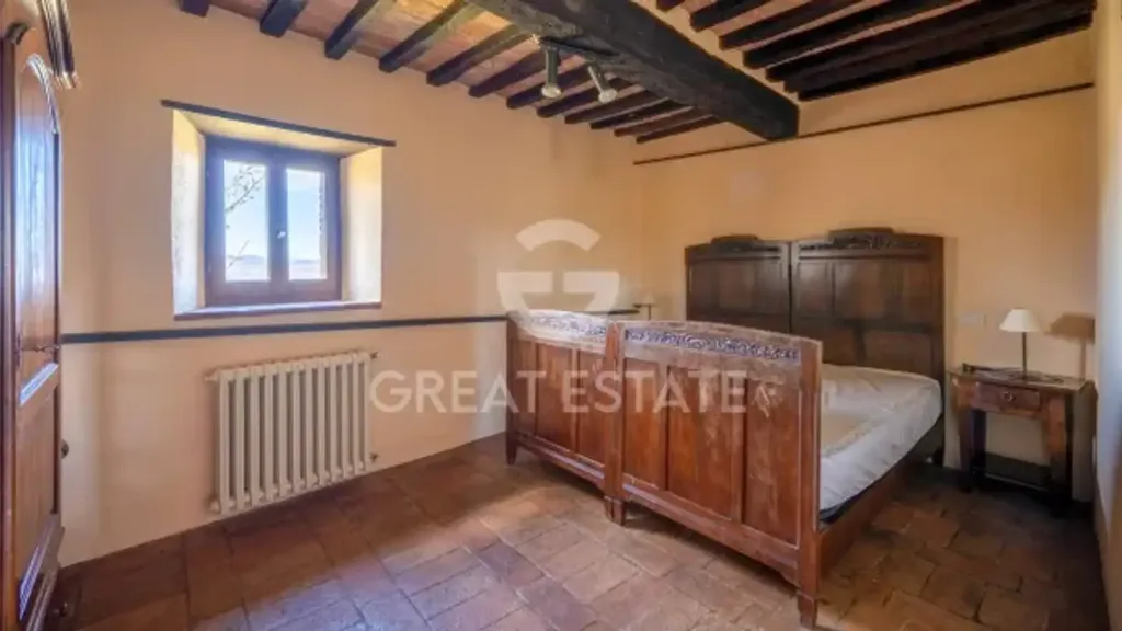Bedrooms - Restored Tuscan Casale with Pool in Padonchia
