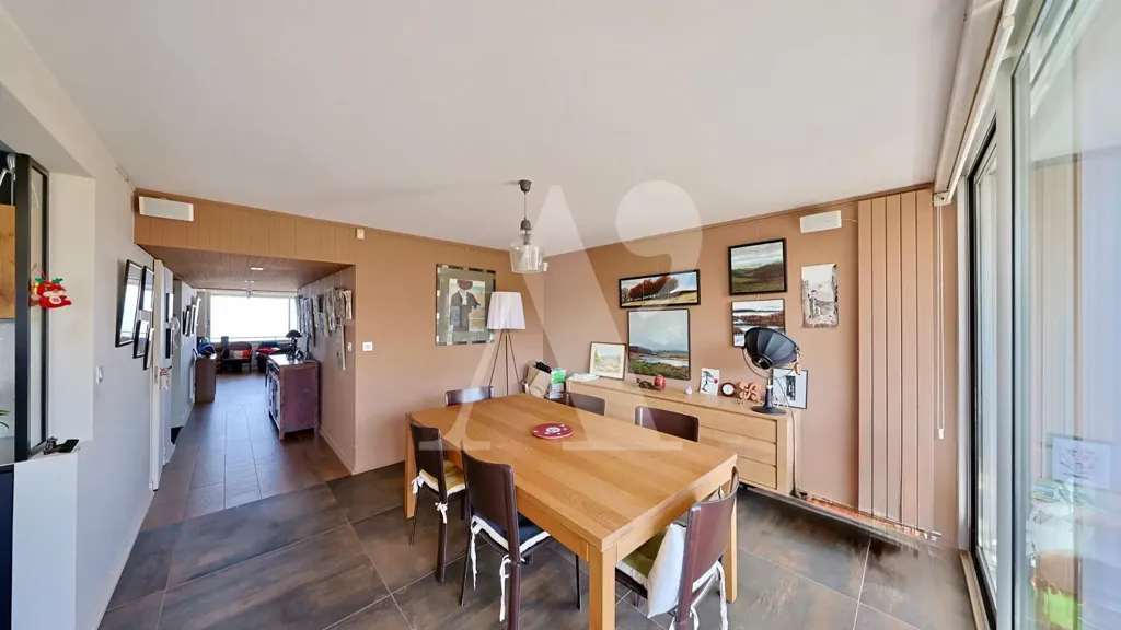 Salle à manger - Appartement Contemporain avec Vue Océan à Biarritz