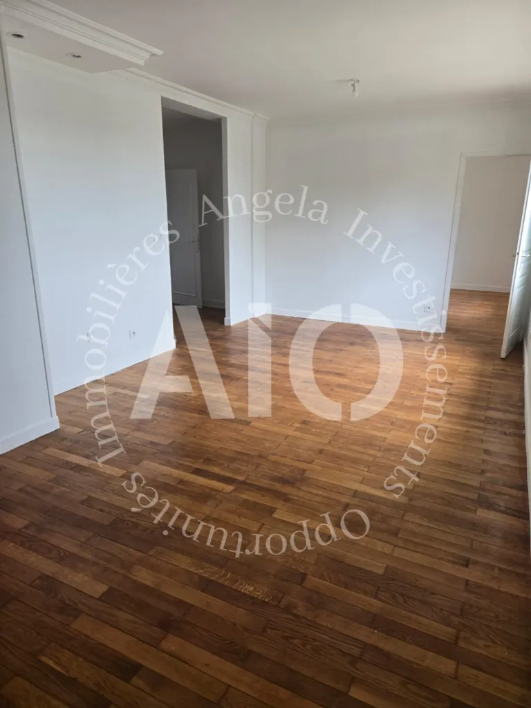 Toad - 4-Piece Apartment with Balcony in Lyon 9th