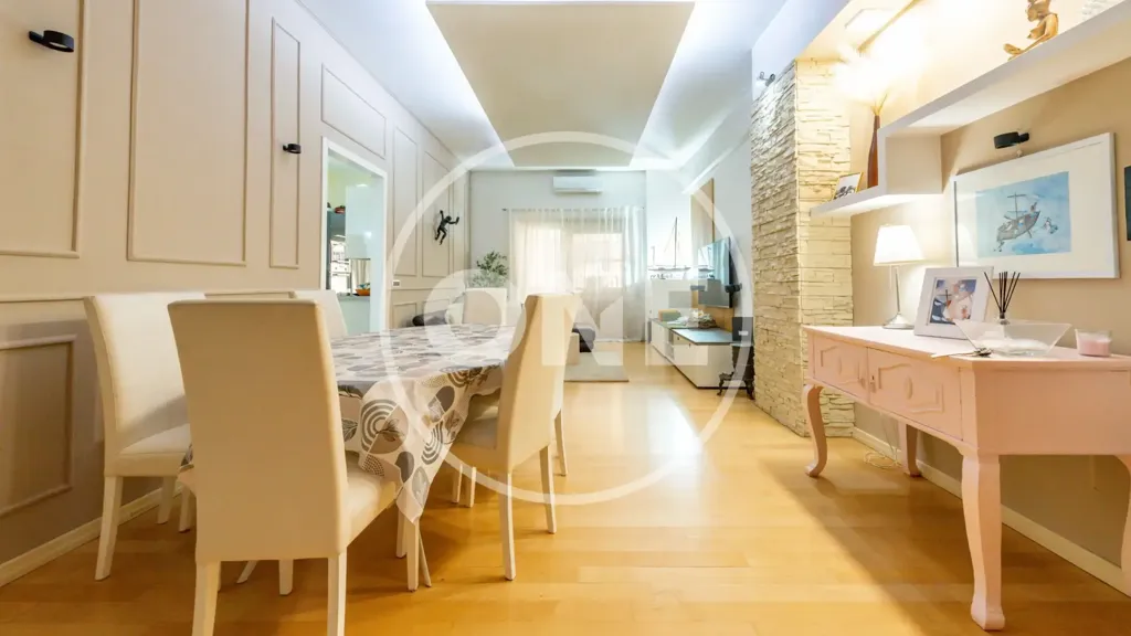 Dining Room - Ristruttured Apartment with Large Terrace in Rome