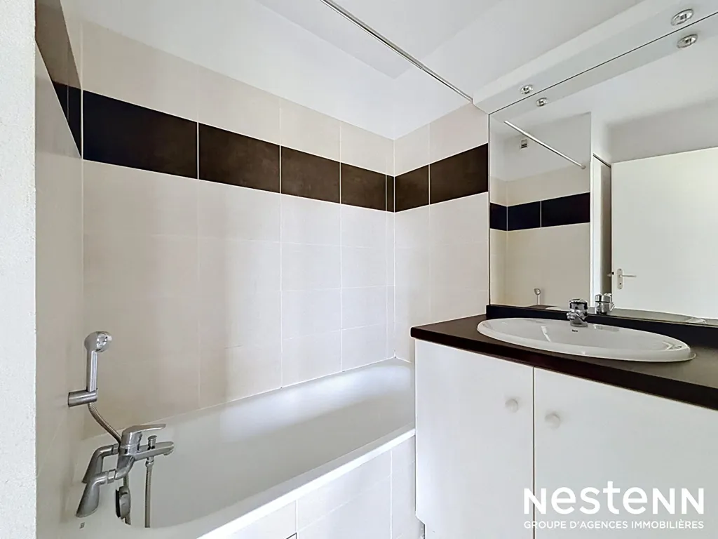 Vannitoad - Ground Floor Flat with Balcony in Auch