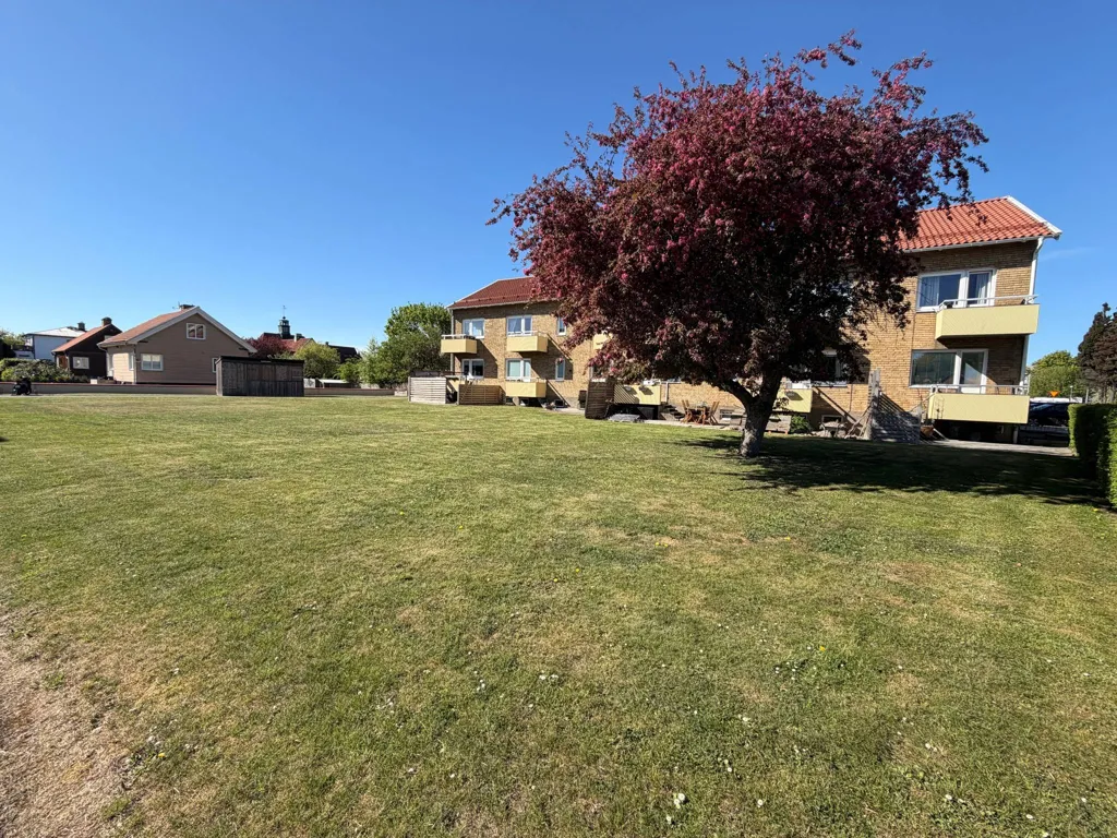 Aed - Well-Maintained Apartment with Balcony in Vångavägen