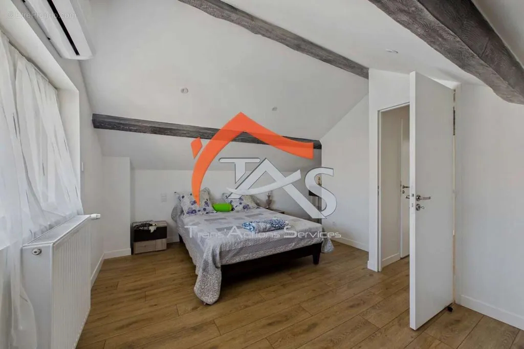 Chambres - Maison 8 pièces à Saint-Chamond
