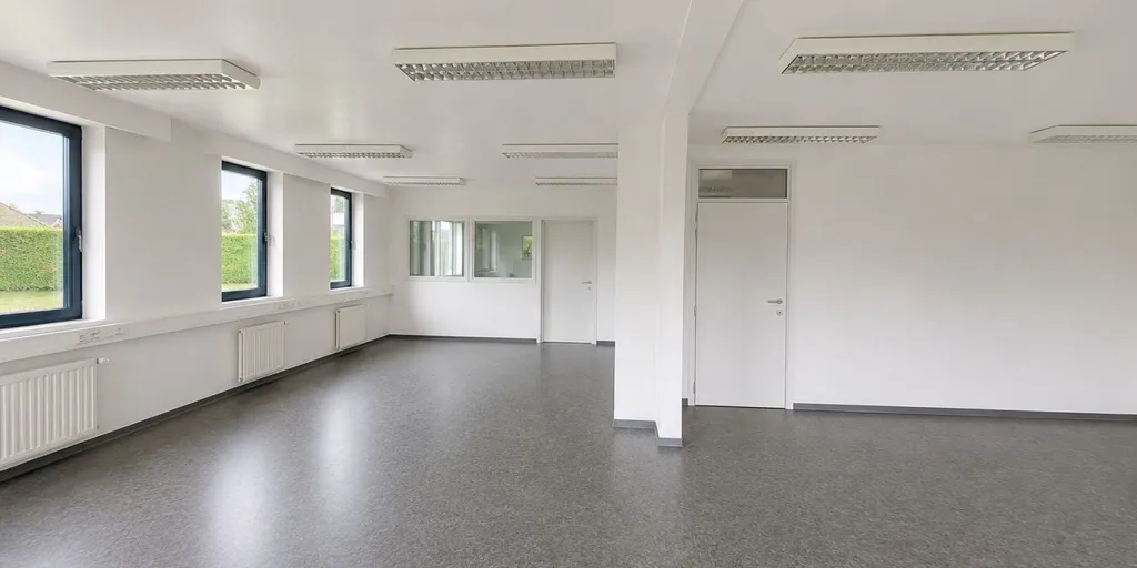 Bureau - Villa avec Jardin et Garage à Roeselare