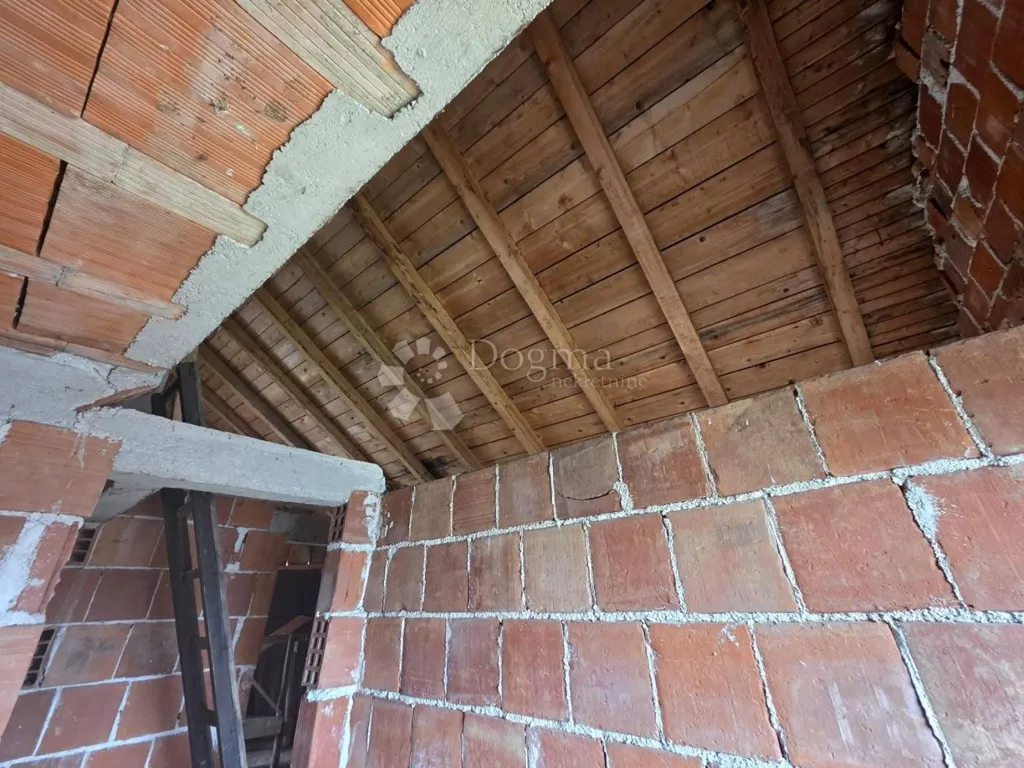 Toad - Multi-Storey House with Garden in Slunj