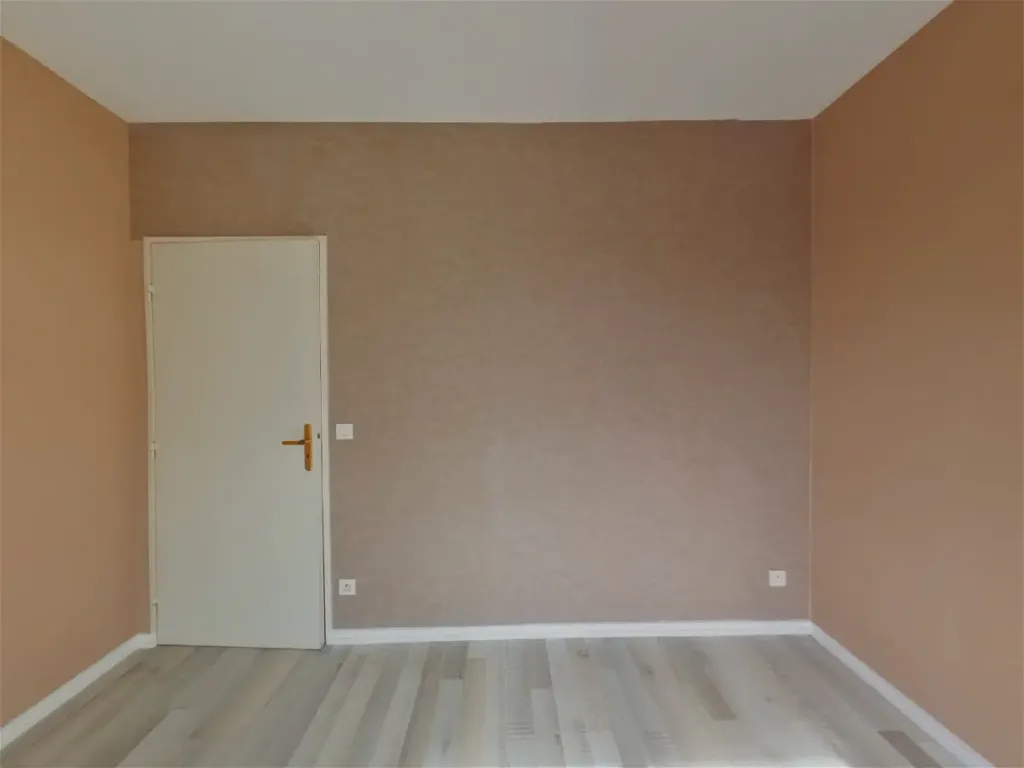 Pièces - Appartement T2 avec Balcon à La Riche
