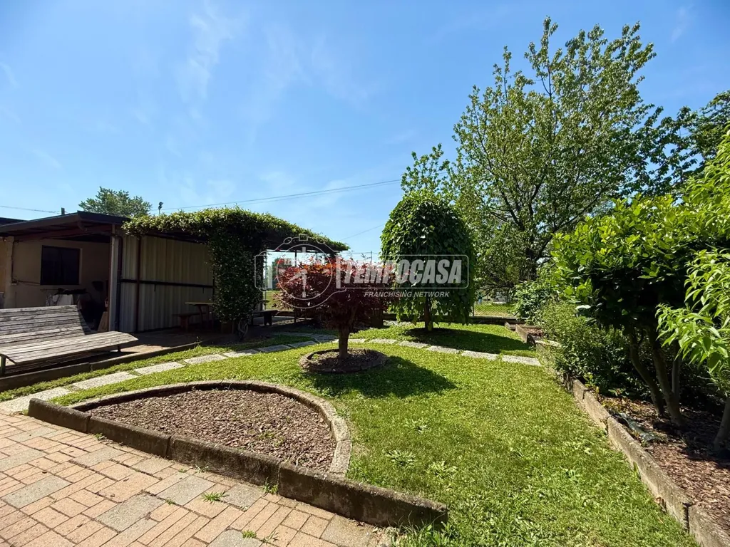 Aed - Bifamiliar Villa with Garden in Ciriè