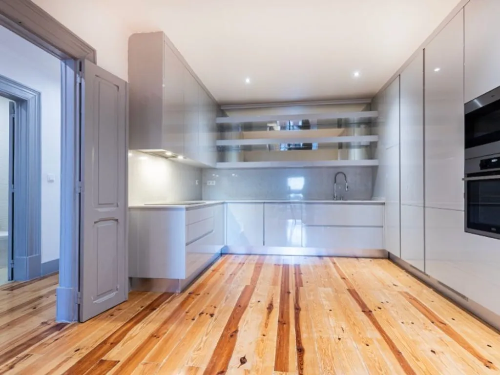 Cuisine - 3-Bedroom Flat with Metro Access in Entrecampos