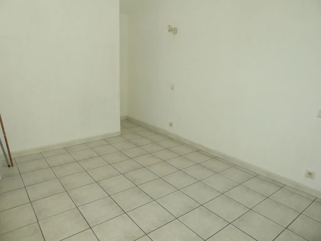 Pièces - Appartement Duplex avec Jardin dans Immeuble Sécurisé à Aubenas