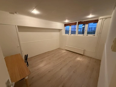 Stanze - Semi-Detached Apartment with Balcony in Rotterdam
