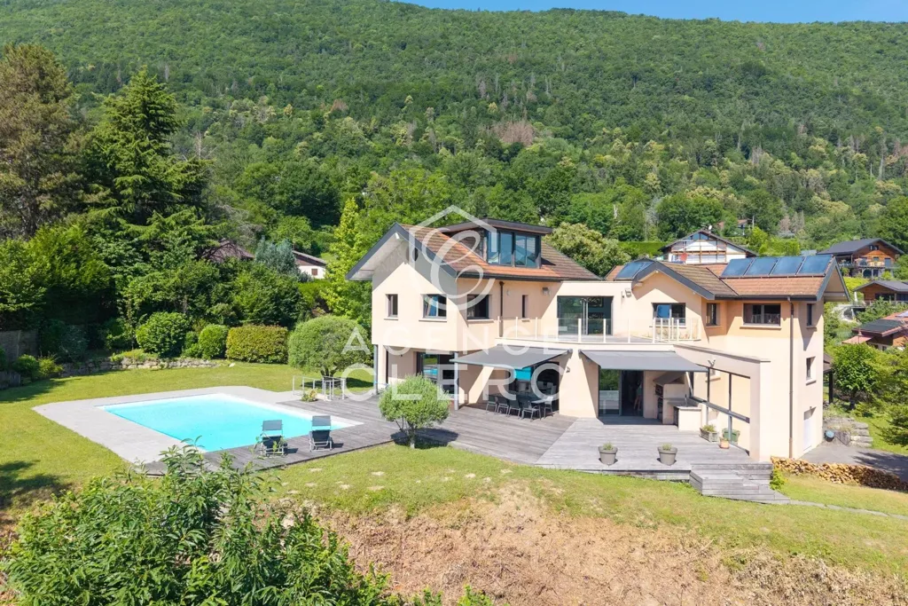 Vue aérienne - Propriété Contemporaine avec Vue Lac à Sevrier