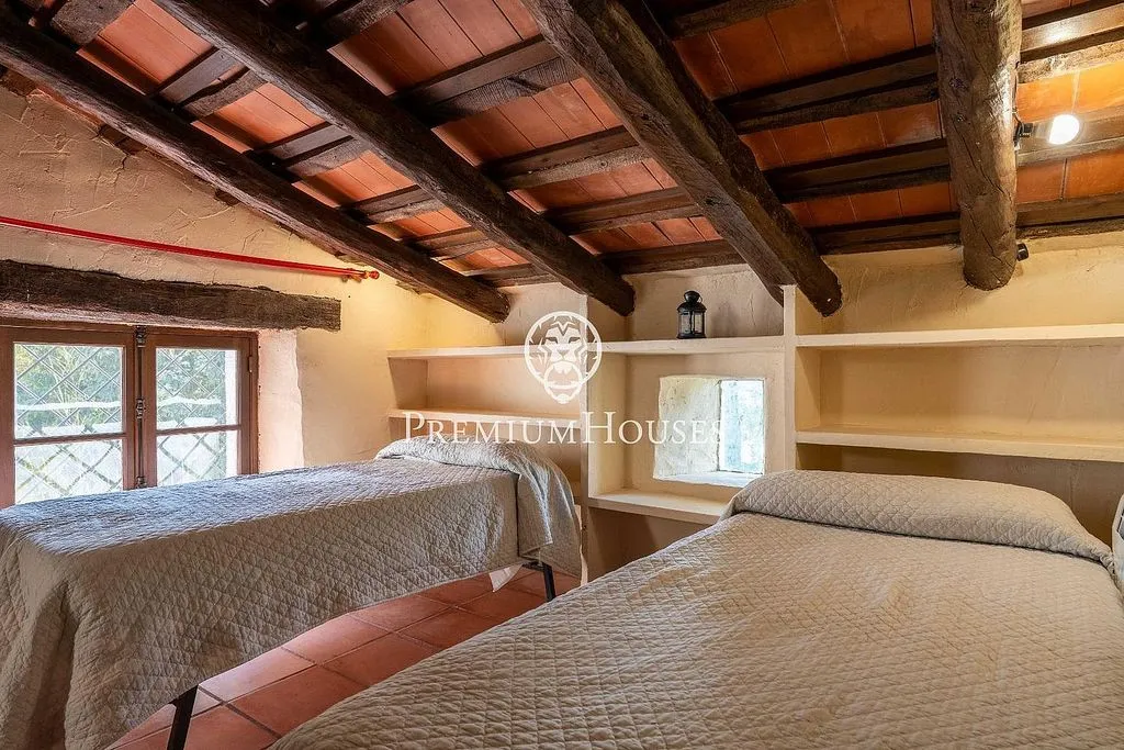 Magamistoad - Luxury Farmhouse with Pool near Catllar