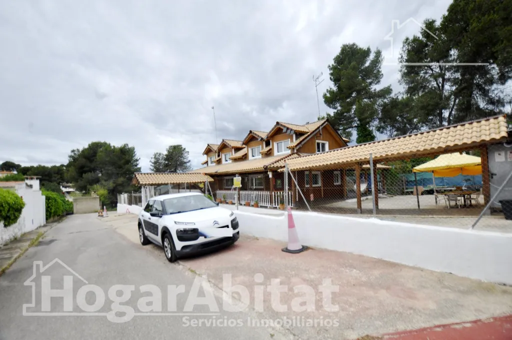 Extérieur - Semi-New Chalet with Terrace in Monserrat