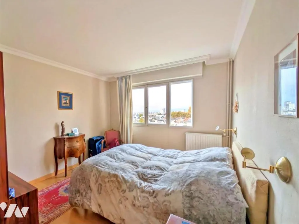 Bedrooms - T5 Apartment with Balcony in Tours