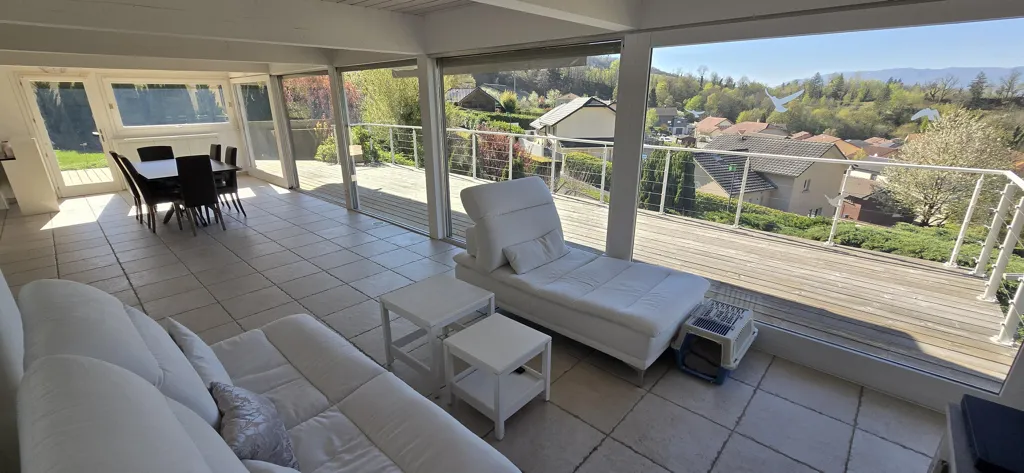 Terrasse - Maison Contemporaine avec Vue Panoramique à Lancrans