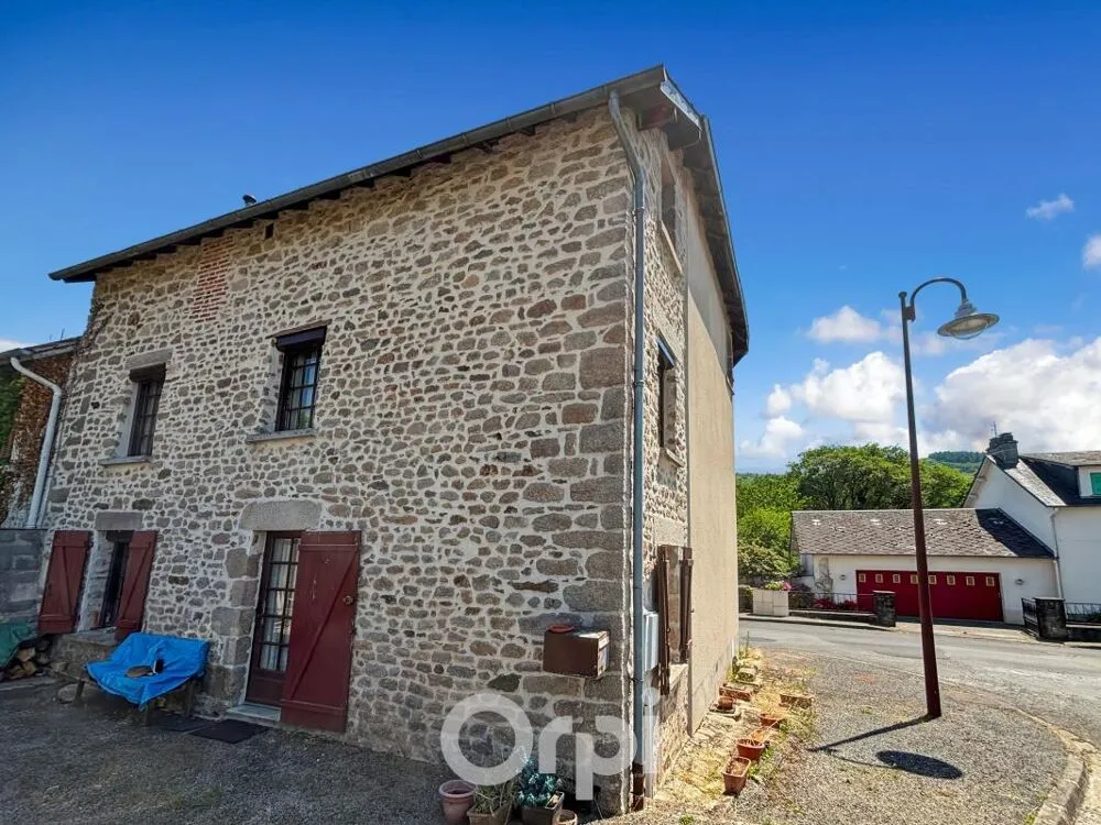 6-toaline maja asukohas Saint sulpice lauriere
