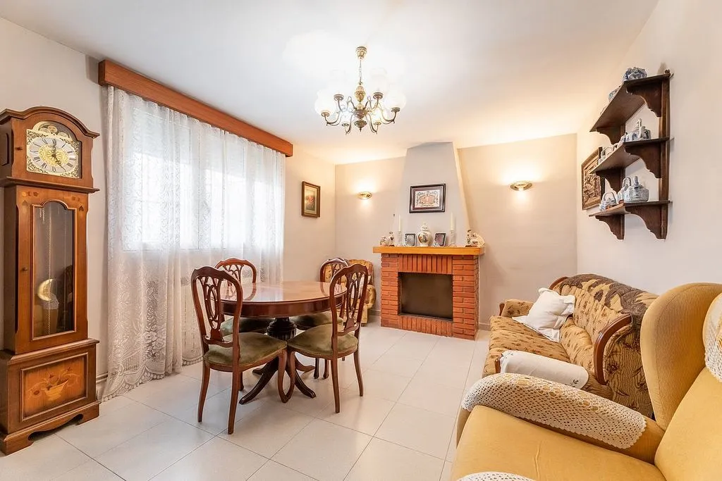 Sala da pranzo - Terraced House with Balcón in Chiloeches
